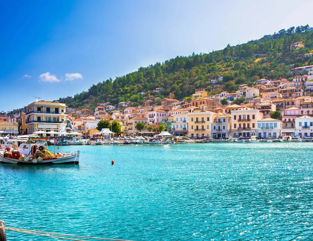 Ιδιωτική μεταφορά με ταξί ή Mini Van 6-8 άτομα προς το Γύθειο με την Transfer4all από Αθήνα και Πελοπόννησο