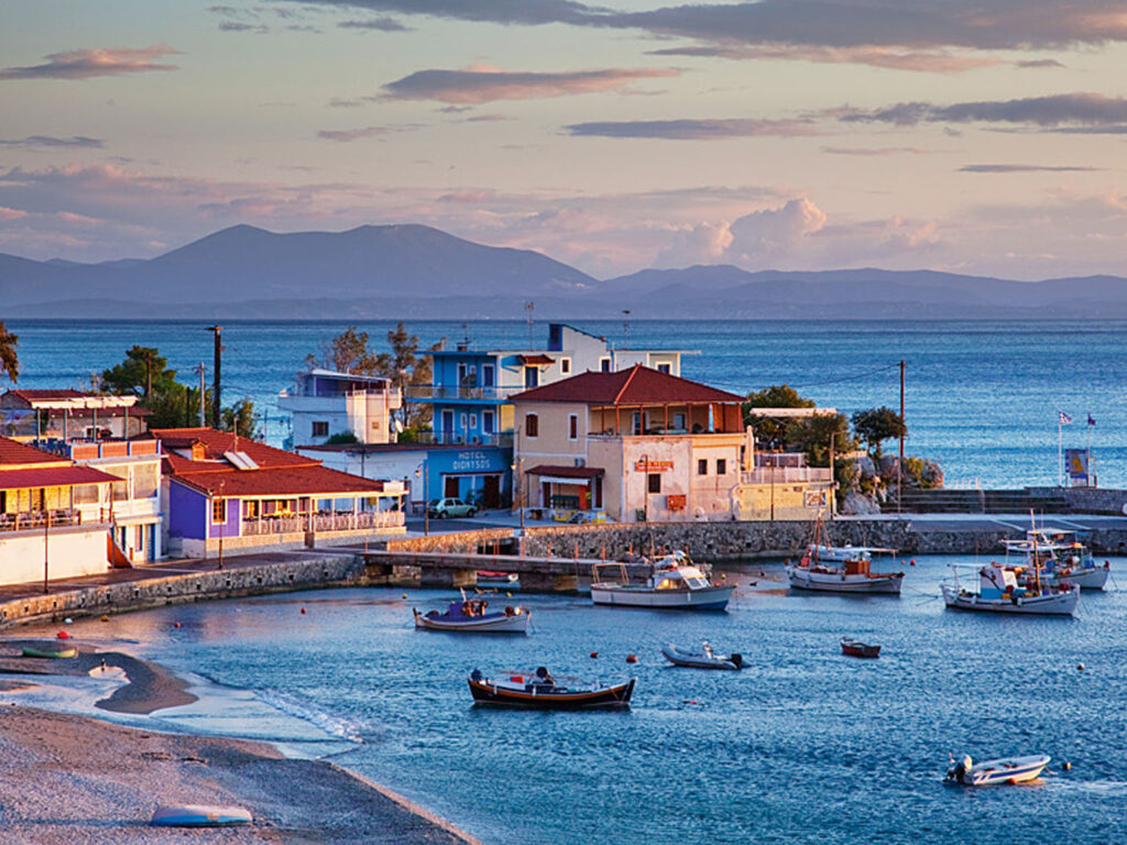 Ιδιωτική μεταφορά με ταξί ή Mini Van 6-8 άτομα προς το Λεωνίδιο με την Transfer4all από Αθήνα και Πελοπόννησο