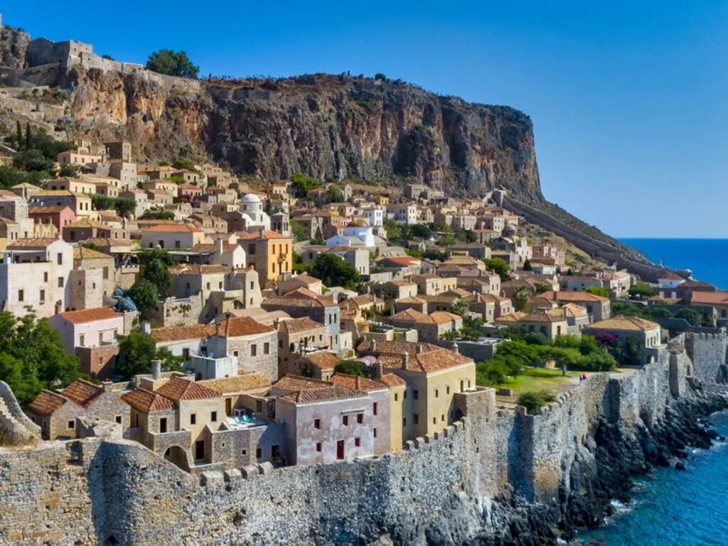 Ιδιωτική μεταφορά με ταξί ή Mini Van 6-8 άτομα προς την Μονεμβασιά με την Transfer4all από Αθήνα και Πελοπόννησο